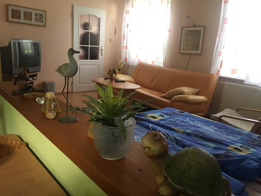 U Evy Jarosove Apartment เดสนา ภายนอก รูปภาพ
