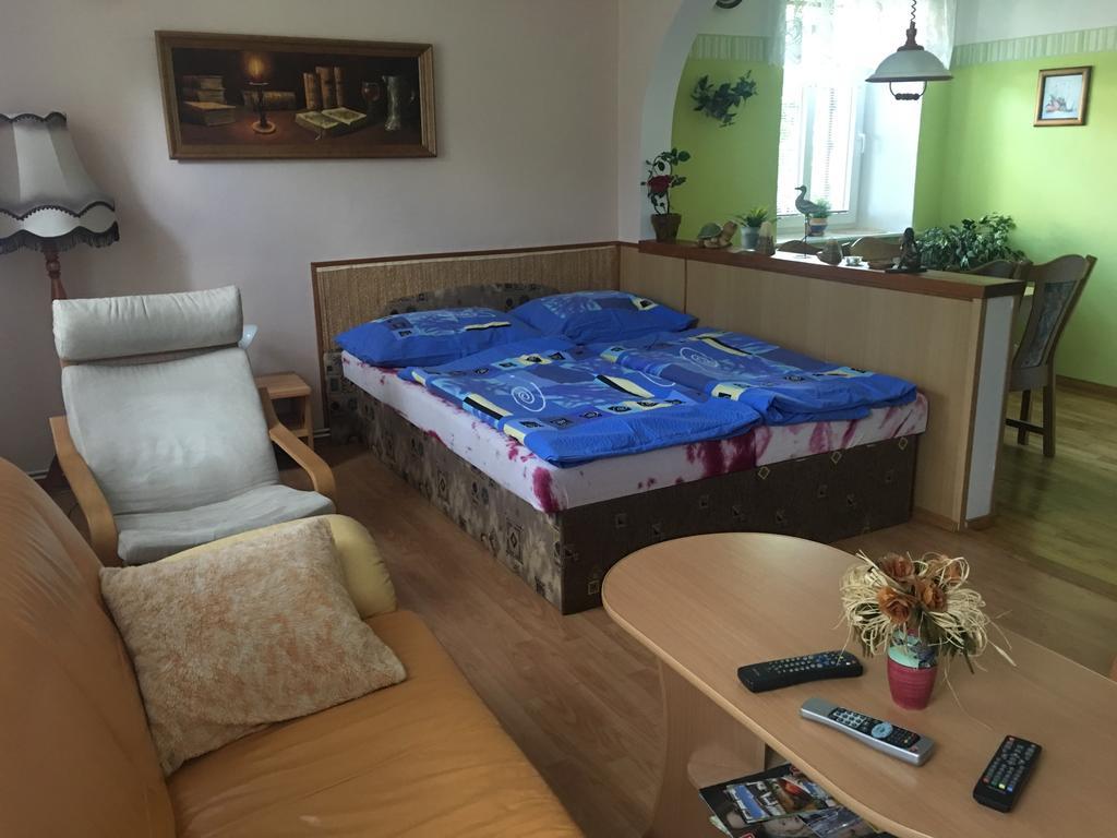 U Evy Jarosove Apartment เดสนา ภายนอก รูปภาพ